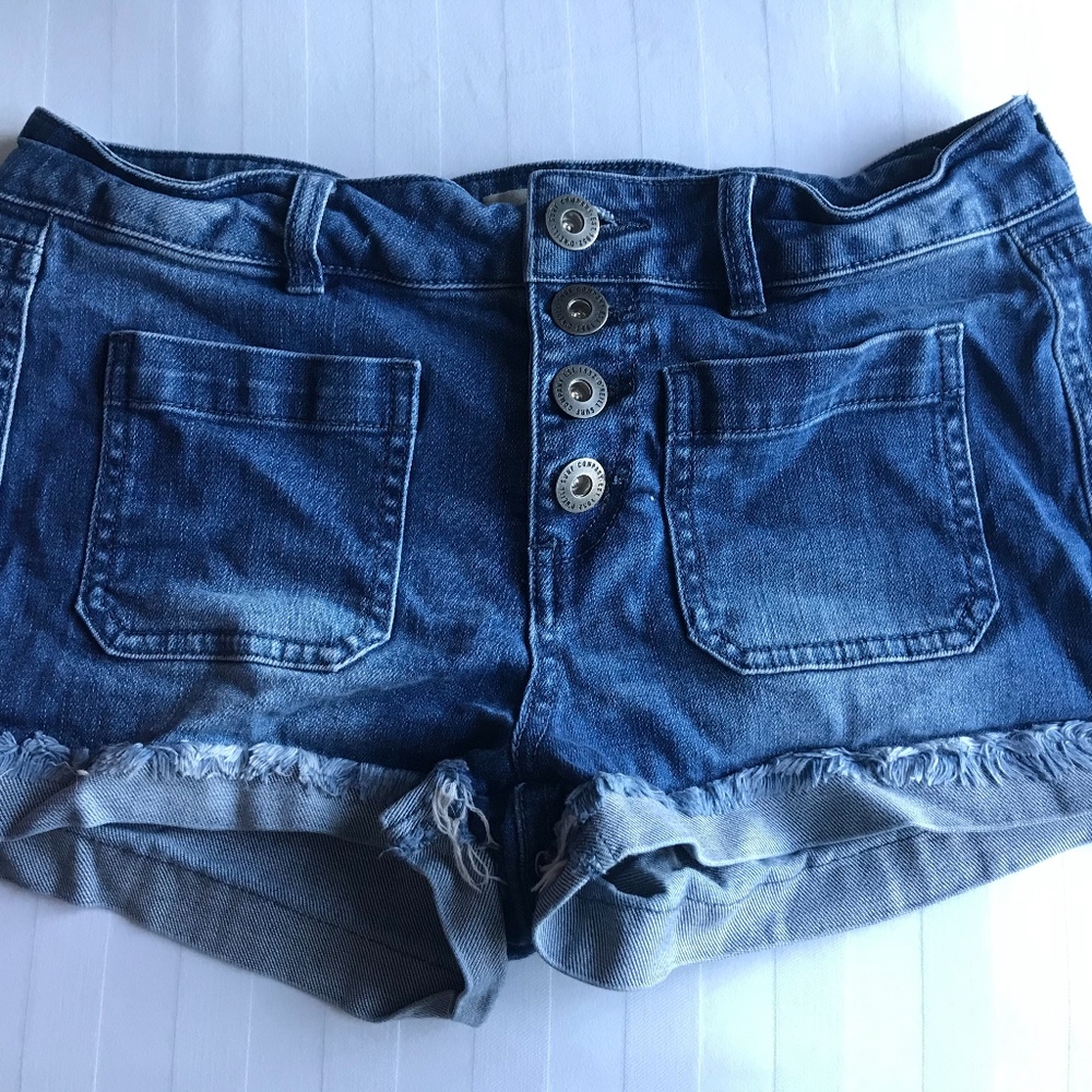 O'Neill W's size 9 Jean Shorts